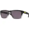 Image de Oakley Homme Oakley OO9102 HOLBROOK 9102W1 Lunettes de soleil Plastique Gris opaque Gris Carré Prizm