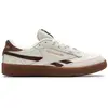 Image de Baskets Reebok pour homme, modèle Club C Revenge Vintage