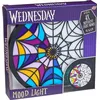 Image de Lansay - Wednesday Lampe Vitrail - Chambre de Mercredi et Enid - Dès 8 Ans | Veilleuse Décorative - 4 Modes Lumineux dont Éclairage Clignotant - Reproduction Fidèle - Alimentation Piles ou USB en occasion ou reconditionné