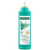 Image de Klorane Shampooing sec pour cheveux foncés et gras au pigment d'ortie et à la vitamine E, 150 ml