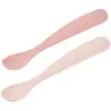 Image de BÉABA - Set de 2 cuillères en silicone pour bébé, à partir de 4 mois. Douces, avec une pointe arrondie, manche long et ergonomique, boîte de transport, finition anti-poussière. Couleurs : barbe à papa / marshmallow