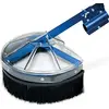Image de Capot de protection Weber, amovible et universel, pour débroussailleuses dorsales, avec des brosses métalliques