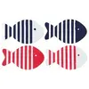 Image de Sachet de 4 Marque-places Poisson en bois rayés bleu/rouge