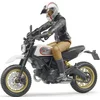 Image de bworld - Ducati Desert Sled moto avec motocycliste