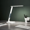 Image de BRILLIANT Lampe de bureau LED fonctionnelle GLENN en blanc | Affichage de la date et réveil intégrés | Couleur de lumière réglable | Connexion USB incluse | 5W 320 lumens 2.700 à 6.500 kelvins