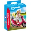 Image de Fille de plage en scooter