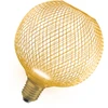 Image de OSRAM DECOR LED Flatlampe dans un boîtier métallique en plastique givré doré de 125 mm en blanc chaud (2700 K), 3.5 W / 300 lm et culot E27, est non graduable et offre un éclairage noble.