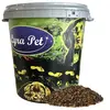 Image de 10 kg de sarrasin Lyra Pet® dans un bac de 30 L