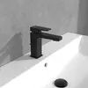 Image de Robinet à levier unique pour lavabo, modèle Architectura Square, de Villeroy & Boch