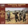 Image de Figurines Barbarossa, 22 juin 1941. 3 Infanteries allemandes et 1 équipage de char russe capturé 1/35 - ICM Figurines historiques - ICM35391