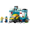 Image de LEGO 60362 City Car Wash, jouet pour enfants à partir de 6 ans, filles et garçons, set avec brosses rotatives, voiture et 2 minifigures, idée cadeau parfaite