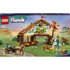 Image de LEGO 41745 Friends Stable Autumn, une écurie jouet avec 2 figurines de chevaux, un ensemble de briques avec des animaux et des mini-poupées, des cadeaux de Noël pour un garçon et un passionné de chevaux et d'équitation
