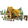 Image de LEGO Disney La cabane de Blanche-Neige 43242