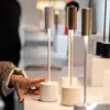 Image de Zafferano - Lampe de table tactile LED rechargeable Carolina à intensité variable - Blanc brillant et laiton brossé