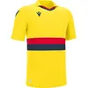 Image de Maillot Macron Charon Eco à manches courtes pour homme - Jaune / Rouge / Bleu marine