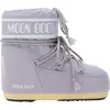 Image de Achetez les Moon Boot Icon Low Lila chez Kicksshop. Des bottes de neige unies emblématiques de couleur violette, au design chaleureux et à la coupe confortable.