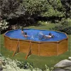 Image de Gre   Piscine Hors-sol Imitation Bois Sicilia Ovale 500x300x120   Paroi En Tôle D'Acier Galvanisé   Échelle De Sécurité Incluse   Installation Sur Terrain Plat