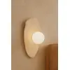 Image de Opviq, applique murale haut de gamme avec corps en travertin, beige et blanc, hauteur 42 cm | Diffuseur en verre Ø 10 cm, hauteur 10 cm | 1 x G9, max. 10 W (ampoule non fournie) | Design moderne pour des intérieurs élégants.