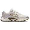Image de Chaussures Nike V5 Runner avec détails réfléchissants, blanches Femme 42 EU HQ7901-115