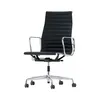 Image de Vitra - Fauteuil à roulettes Eames Aluminium - Noir - Cuir de vache - Designer Charles & Ray Eames
