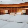 Image de Nuit Insolite en Tonneau avec Spa à Cocumont