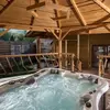 Image de Nuit en Chalet avec Jacuzzi Privatif près de Gerardmer
