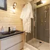 Image de Nuit en Cabane avec Jacuzzi Privatif près de Mont-de-Marsan