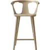 Image de &tradition - Chaise de bar In Between - Bois naturel - Placage de chêne - Designer Sami Kallio
