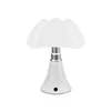 Image de Martinelli Luce - Lampe sans fil rechargeable Pipistrello - Blanc - Méthacrylate opalin - Designer Gae Aulenti