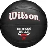 Image de WILSON NBA Team Tribute, Mini Ballon de Basket, Canaux de Précision et Adhérence Dynamique, Stabilité à l'Air Améliorée, Approuvée NBA, Équipe: Chicago Bulls, Couleur: Noir, Taille: 3