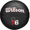 Image de WILSON NBA Team Tribute, Mini Ballon de Basket, Canaux de Précision et Adhérence Dynamique, Stabilité à l'Air Améliorée, Approuvée NBA, Équipe: Philadelphia 79ers, Couleur: Noir, Taille: 3