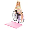 Image de Barbie Poupée Blonde Fashionista En Fauteuil Roulant