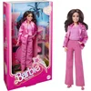 Image de Barbie Le Film Coffret Poupée Mannequin 3 Tenues Ensemble Trois Looks Emblématiques, Chaussures Et Accessoires Inclus, À Collectionner, Jouet Enfant, HPJ98
