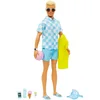 Image de Barbie Plage Poupée Ken Blonde avec Chemise Bleue Et Short De Bain, Casquette Visière, Serviette Et Accessoires pour La Plage, Jouet Enfant, Dès 3 Ans, HPL74