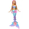 Image de Barbie Poupée Barbie Sirène Fleur Magique blonde avec éclosion de fleurs surprise, queues en dégradé de couleurs, serre-tête perlé et longs cheveux blonds avec mèches roses