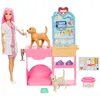 Image de Barbie Coffret La Clinique vétérinaire de Barbie avec poupée aux cheveux roses, mobilier de cabinet vétérinaire et plus de 10 accessoires, JFX93