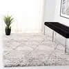 Image de Safavieh Tapis Shag pour Salon, Salle à Manger, Chambre à Coucher - Fontana Shag Collection, Tapis à Poil Court, Gris et Ivoire, 122 X 183 cm
