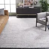 Image de SAFAVIEH Tapis Shag pour Salon, Salle à Manger, Chambre à Coucher - Berber Shag Collection, Tapis à Poil Long, Gris Clair, 244 X 305 cm