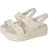 Image de Crocs Femme Brooklyn 4U Sandales, Stucco, 34/35 EU