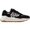 Image de New Balance 57/40 Femme: Chaussures de Sport Noir & Sel Marin pour Femme - Taille 36, Style Zèbre Moderne