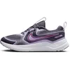 Image de Nike Cosmic Runner Laufschuh für Ältere Kinder Chaussure de Course, Dark Raisin Hydrangeas White Hot Fuchsia, 39 EU