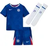 Image de Fc Chelsea 2025/26 Stadium Home Lot de 3 maillots de football Nike Replica pour enfants plus jeunes, Rush Blue/Blanc/Speed Red, HJ5617-496, XS