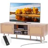 Image de VEVOR Meuble TV en Rotin pour Téléviseur de 65 Pouces, Banc TV Moderne Milieu du Siècle Bohème, Console TV avec Prise Intégrée et Ports USB, Étagères Réglables, pour Salon, Salle Multimédia, Chêne