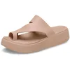 Image de Crocs Femme Getaway Platform Toe Loop Sandales, Pink Caramel, 39/40 EU
