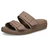 Image de Crocs Sandales compensées basses Brooklyn avec boucle, pour femme, latte, 37 EU, latte, 36/37 EU