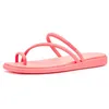 Image de Crocs Sandales plates Miami pour femme, goyave, 37 EU, Guava, 36/37 EU