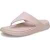 Image de Crocs Tongs triangulaires Getaway pour femme, quartz, 39