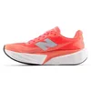 Image de New Balance Chaussures de Course FuelCell Rebel V5 pour Femme, Rouge Urgent, Blanc/argenté métallisé, 41 EU