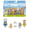 Image de BlueY Enfile Ton Tablier avec Le Coffret de 4 Figurines Le Pavlova » Contenant, Bingo, Bandit et sa Toque de Chef, Chilli et 2 Accessoires, 4 Figurines articulées de 6 à 7,6 cm