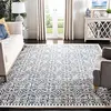 Image de SAFAVIEH Tapis Traditionnel Pour Salon, Salle à manger, Chambre à coucher - Cambridge Collection, Tapis à poil court, Bleu marine et ivoire, 244 X 305 cm